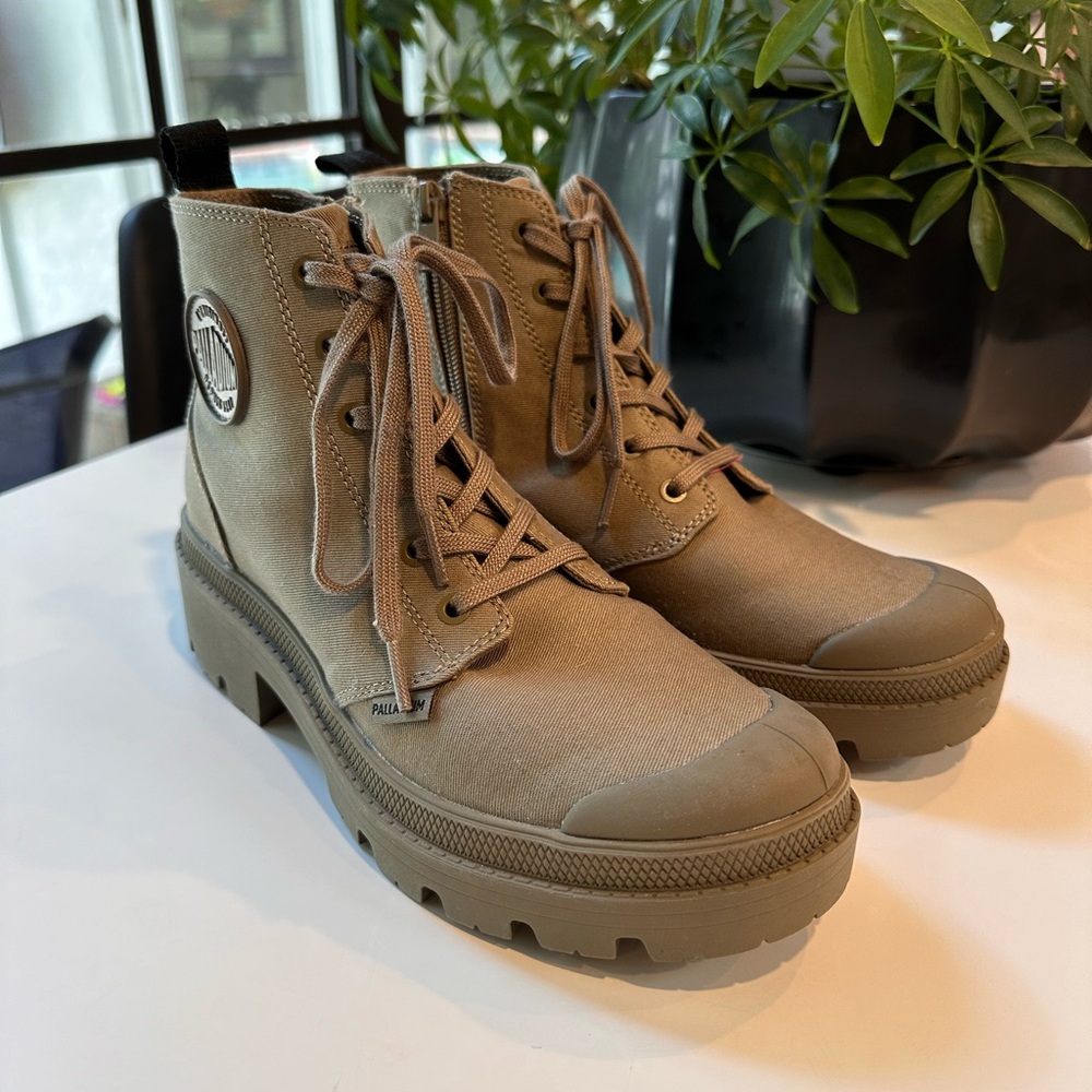 Palladium Boots - canvas, side zip NEW